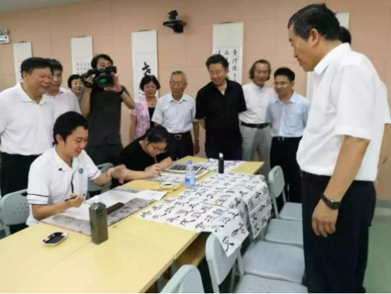 為什么國(guó)家越來越重視書法教育？