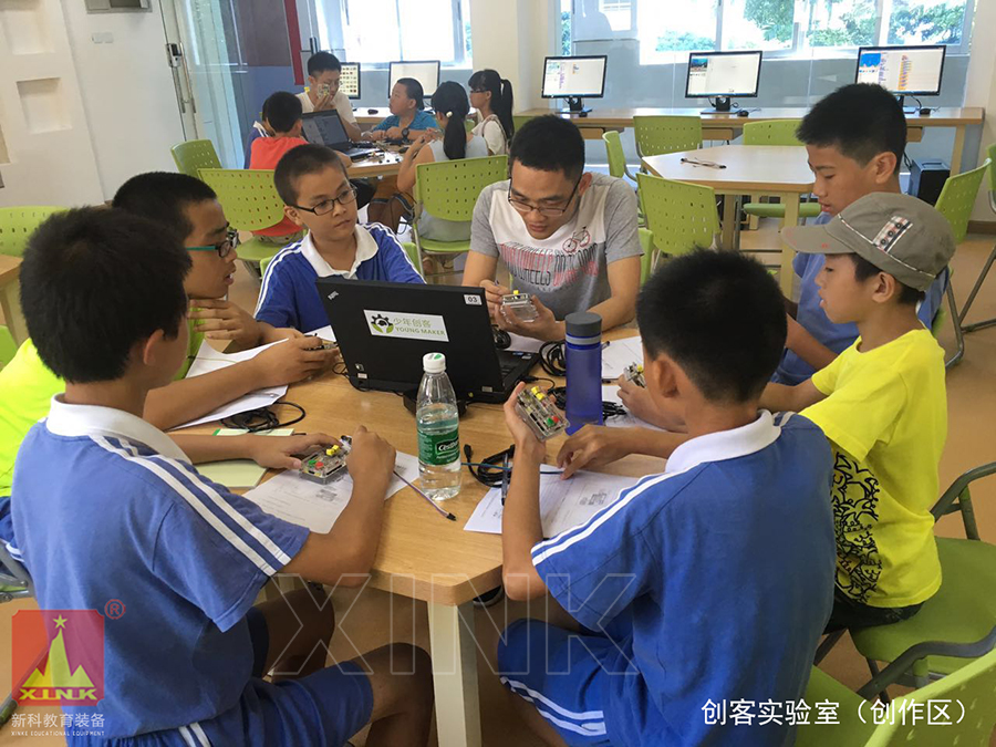 <a href='http://qmcku.cn' target='1' style='font-size:14px; font-weight:bold; color:#0080ff;'>創(chuàng)客實(shí)驗(yàn)室</a>