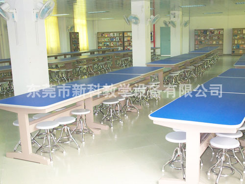 <a href='http://qmcku.cn/chanpin/110-1.html' target='1' style='font-size:18px; font-weight:bold; color:#000000;'>圖書閱覽室</a>8