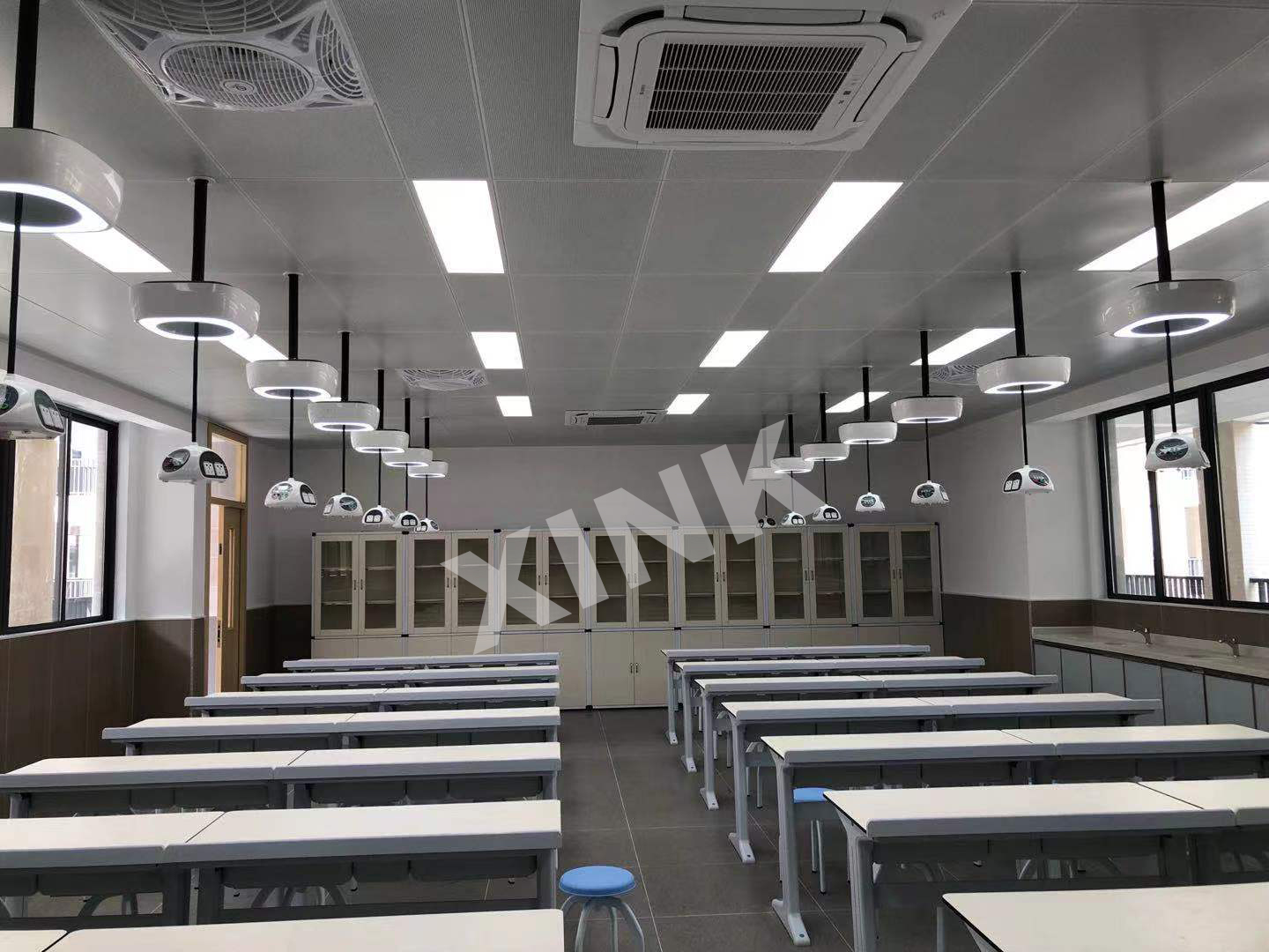 <a href='http://qmcku.cn/' target='1' style='font-size:14px; font-weight:bold; color:#0080ff;'>物理實(shí)驗(yàn)室</a>
