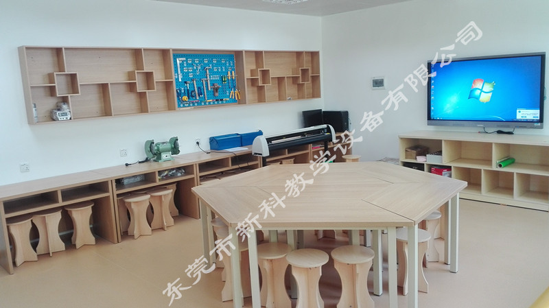 <a href='http://qmcku.cn' target='1' style='font-size:14px; font-weight:bold; color:#0080ff;'>創(chuàng)客實(shí)驗(yàn)室</a>