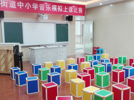 <a href='http://qmcku.cn/chanpin/58-1.html' target='1' style='font-size:18px; font-weight:bold; color:#000000;'>音樂功能室</a>