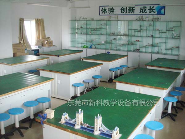 <a href='http://qmcku.cn/chanpinyiji/37-1.html' target='1' style='font-size:18px; font-weight:bold; color:#ff0000;'>通用技術實驗室設備</a>