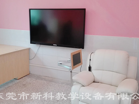 <a href='http://qmcku.cn' target='1' style='font-size:14px; font-weight:bold; color:#0080ff;'>心理咨詢室</a>布置