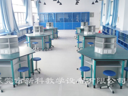 <a href='http://qmcku.cn/chanpin/60-1.html' target='1' style='font-size:18px; font-weight:bold; color:#000000;'>機器人功能室</a>3
